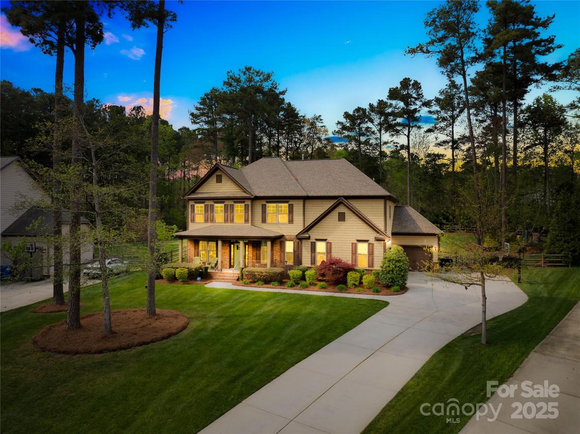 113 Sandy Cove Ct., Mooresville, NC 28117