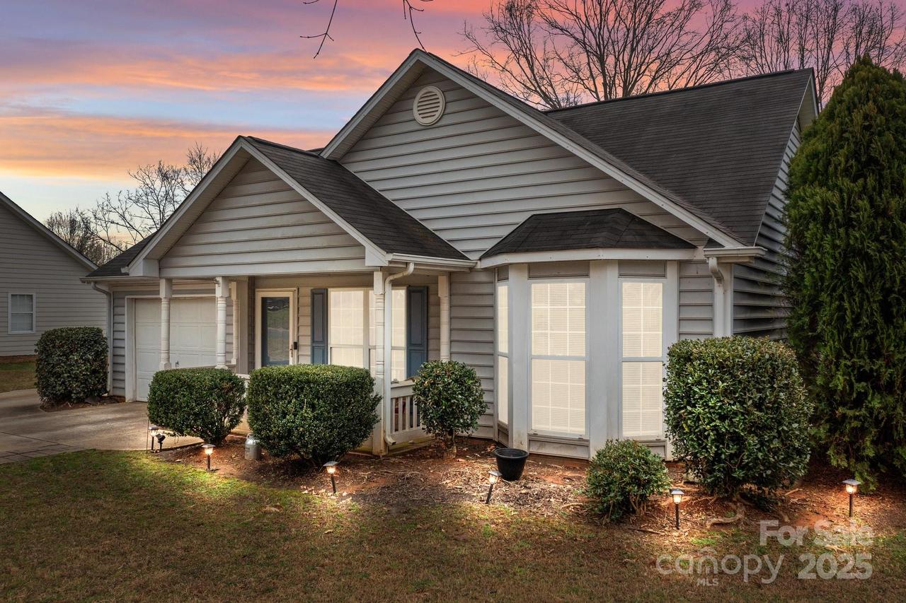 172 Heath Ln., Mooresville, NC 28117