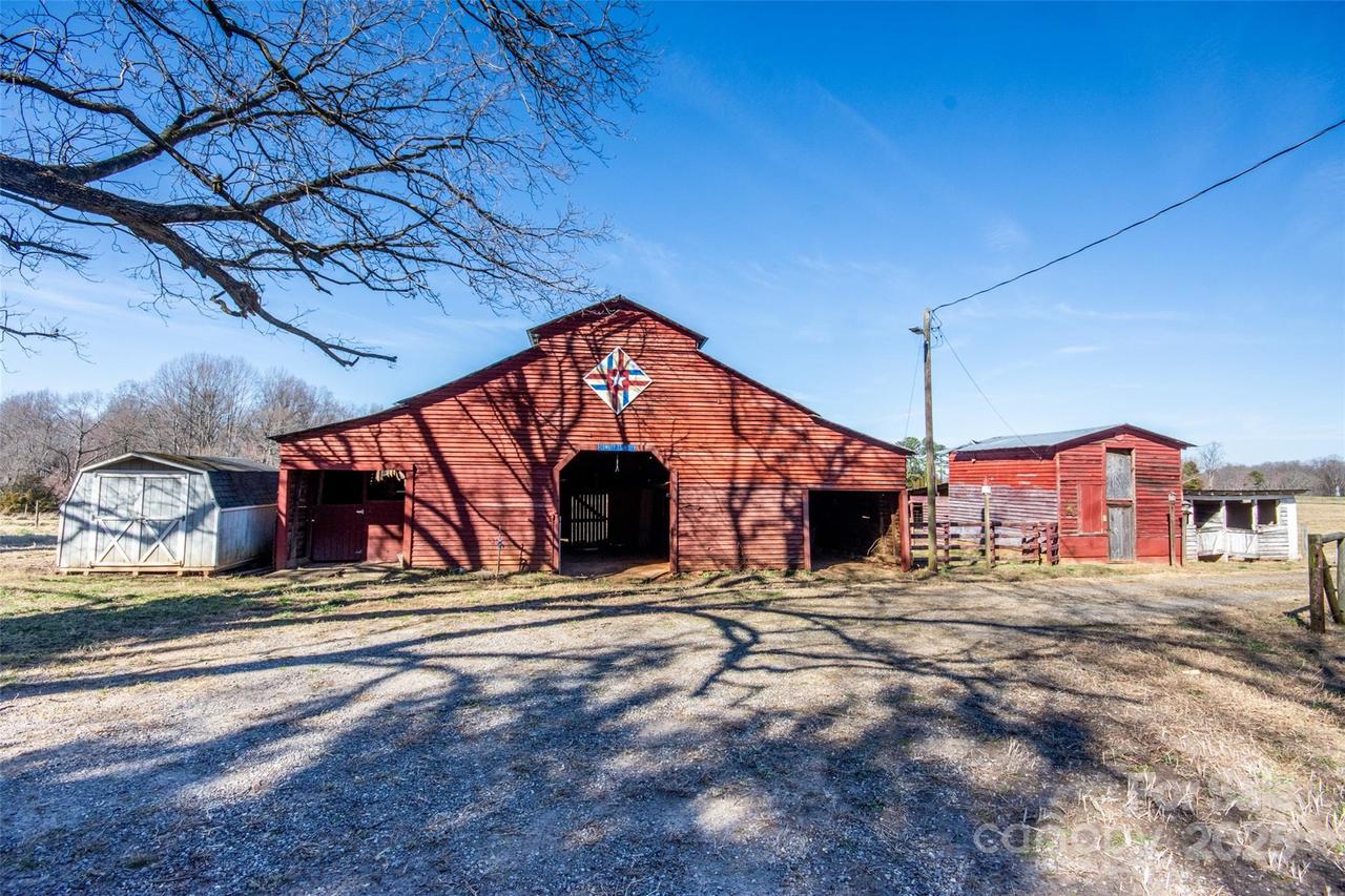 169 Eagle Mills Rd., Harmony, NC 28634