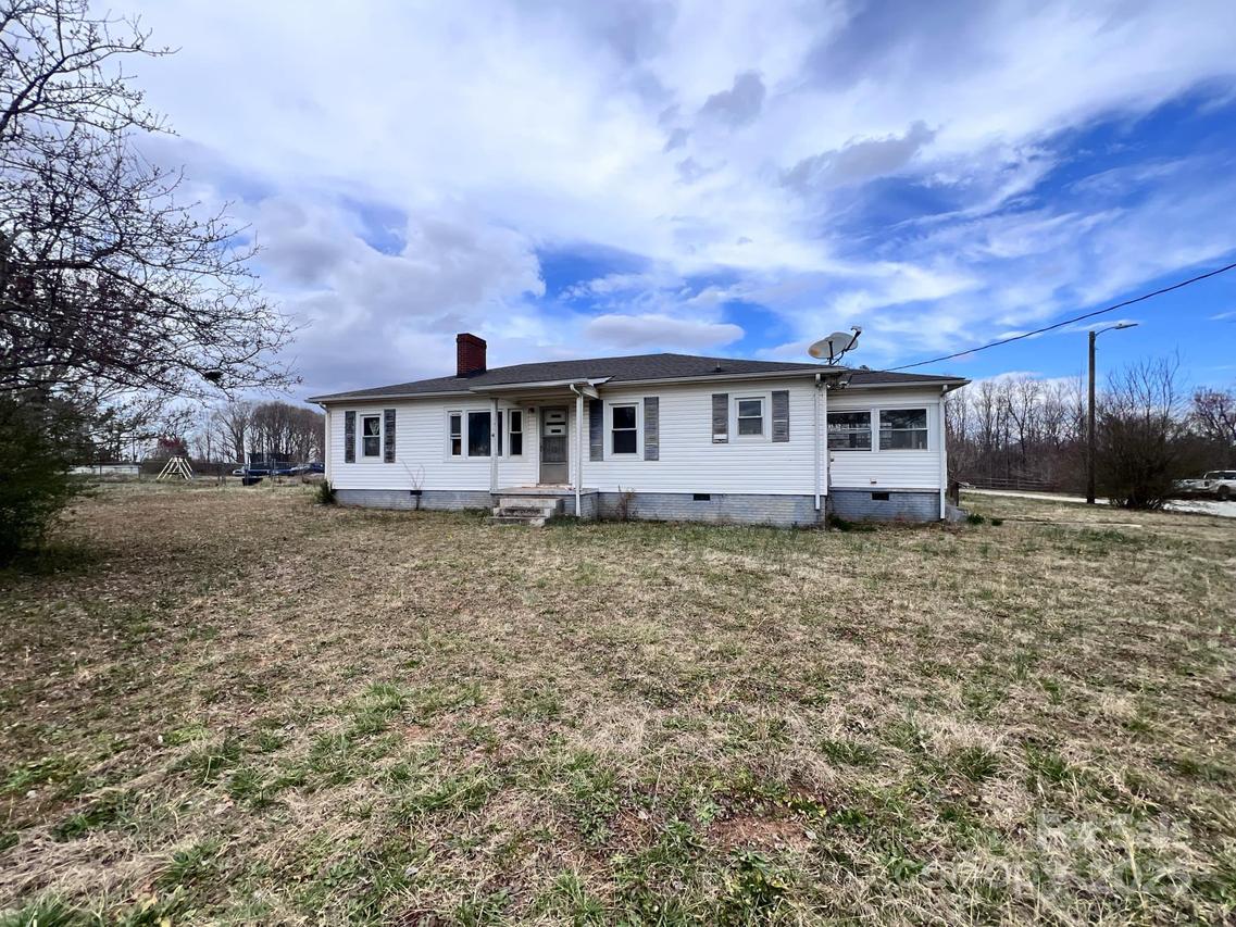 930 Weaver Rd., China Grove, NC 28023