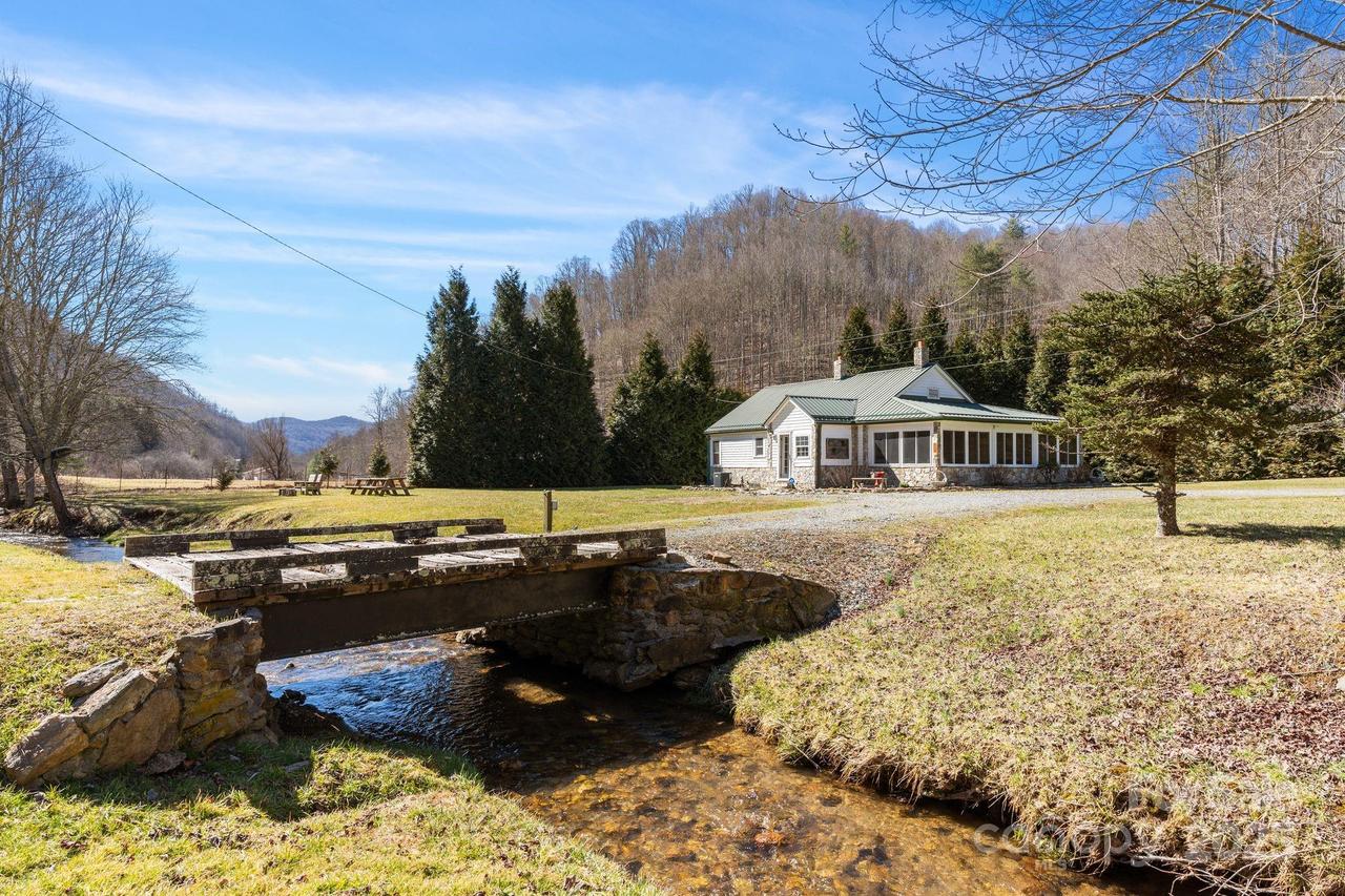 12892 Us 23 Hwy., Mars Hill, NC 28754
