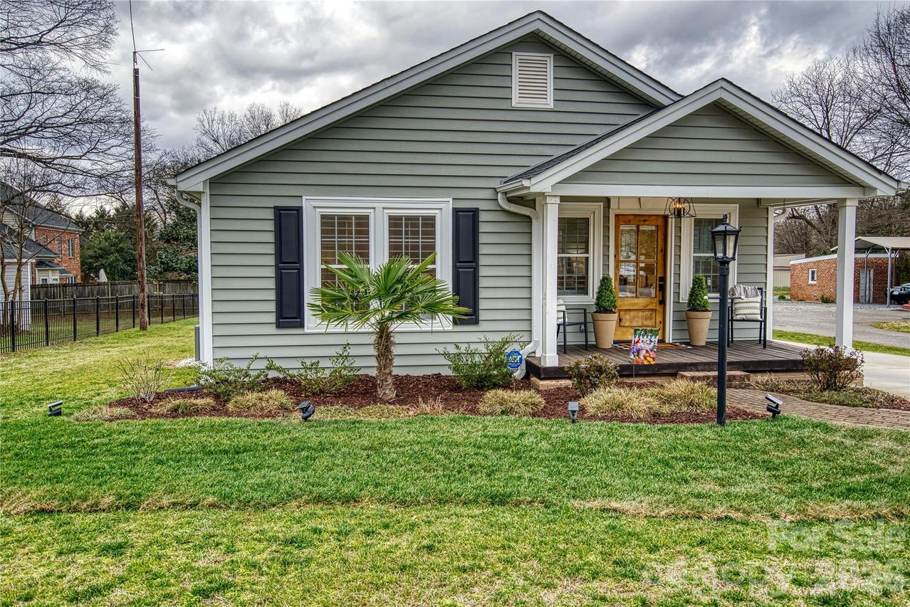 1532 South Point Rd., Belmont, NC 28012