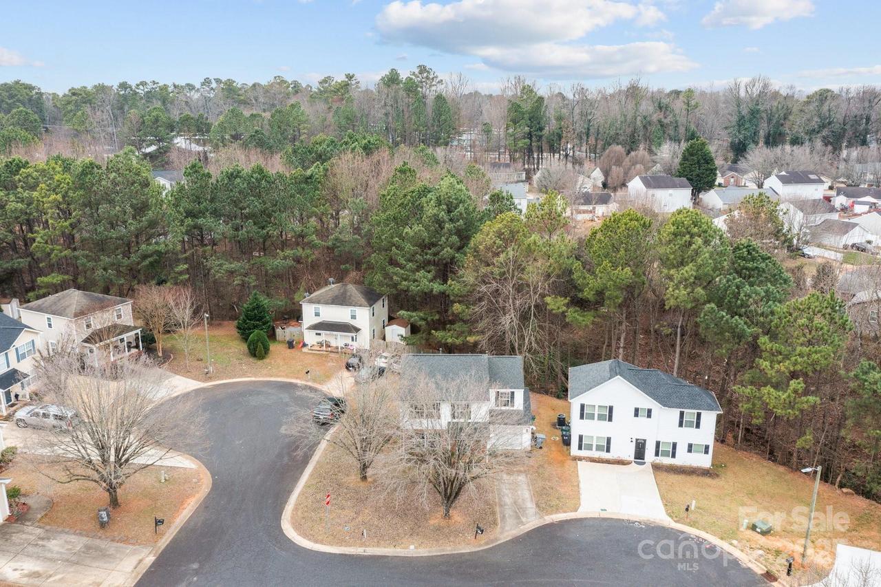 303 Cupped Oak Ct., Charlotte, NC 28213