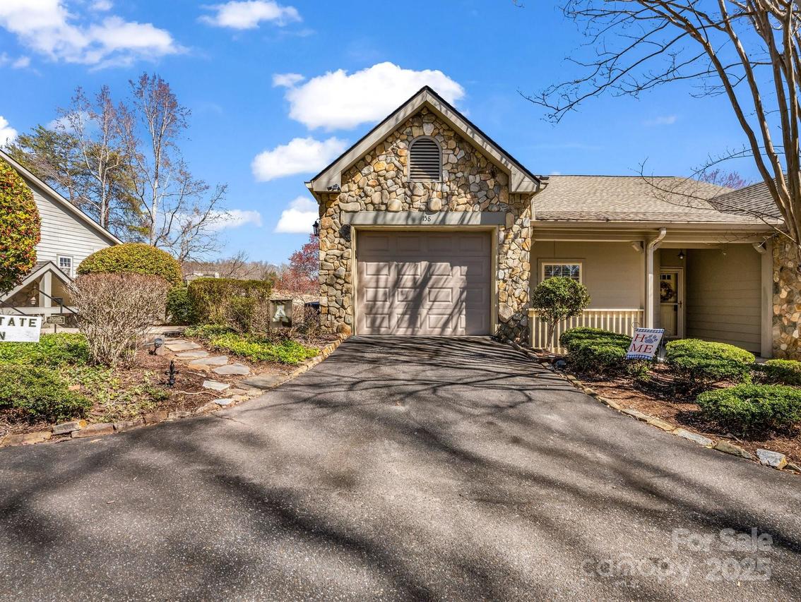 158 Stonecrest Ct., Lake Lure, NC 28746