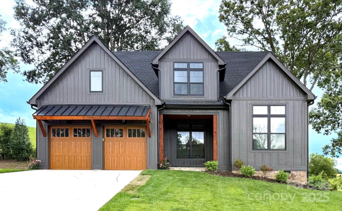 304 Mavrick Dr., Mills River, NC 28759