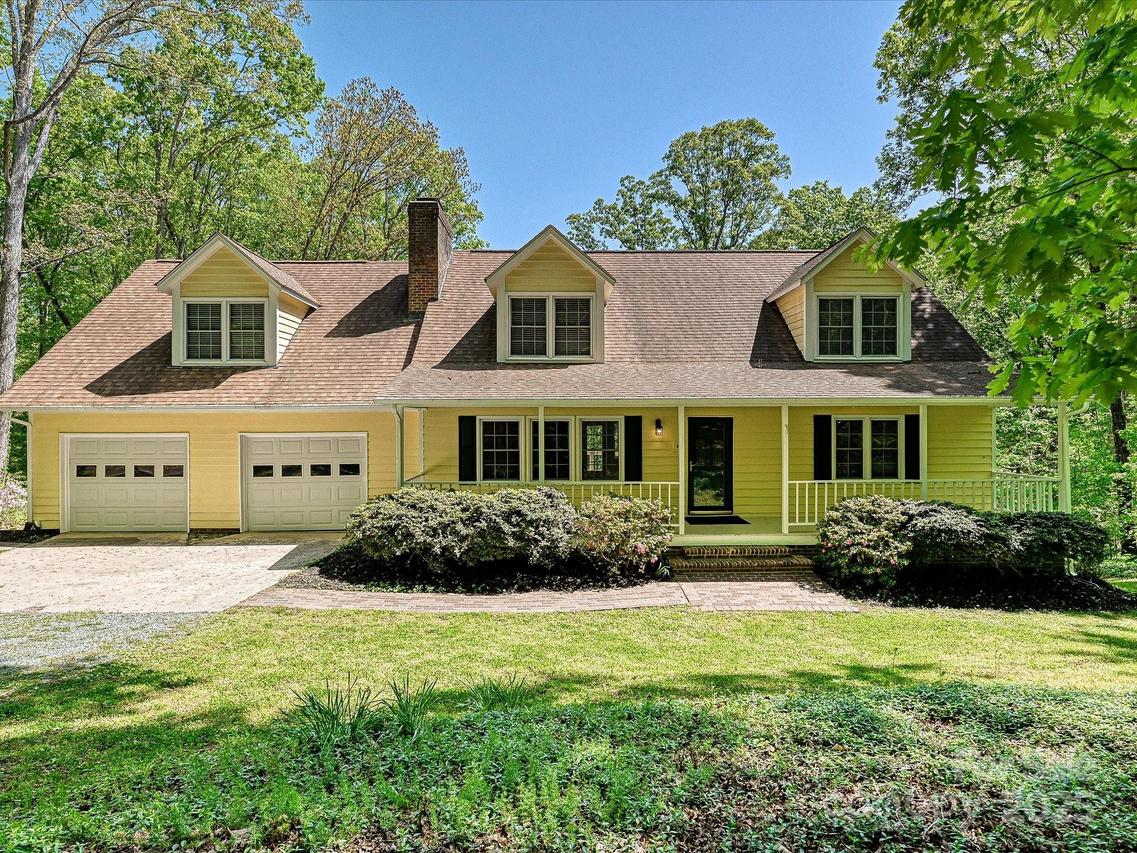 124 Canterbury Ln., Matthews, NC 28104