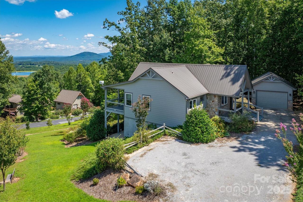 2262 Grandview Peaks Dr., Nebo, NC 28761