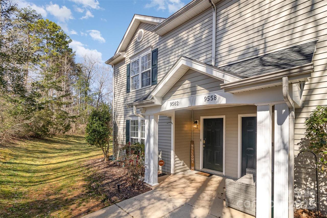 9562 Littleleaf Dr., Charlotte, NC 28215