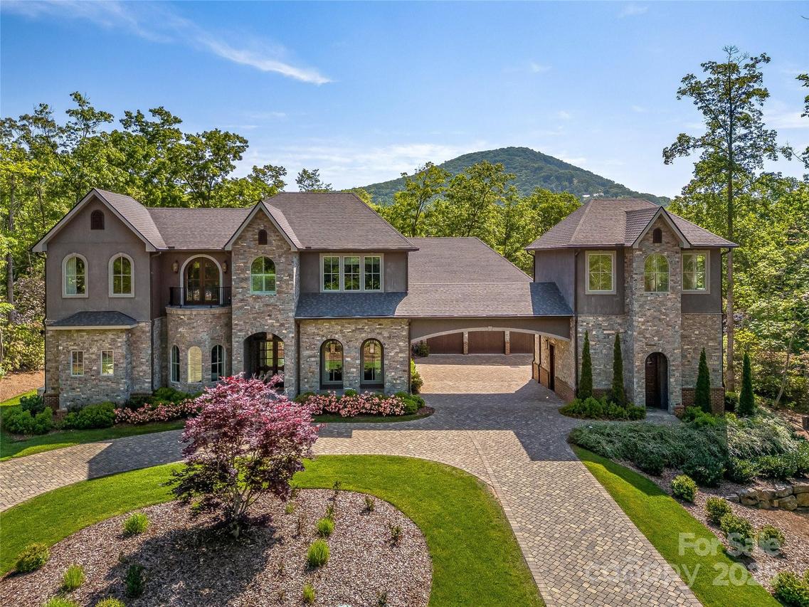 1905 White Tree Tr., Arden, NC 28704