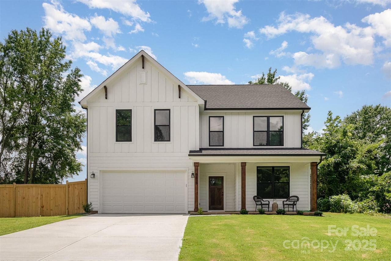 9615 Riviera Dr., Sherrills Ford, NC 28673