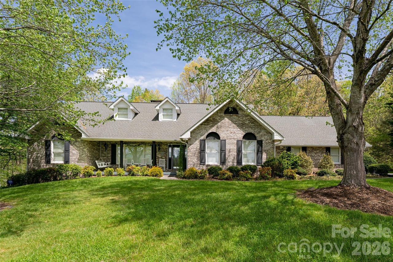 22 Moon Wood Tr., Asheville, NC 28806