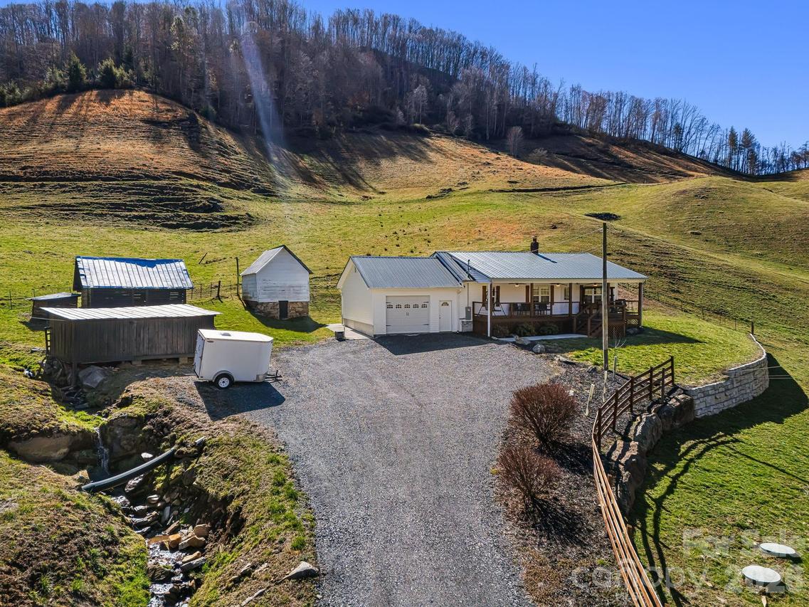 867 Indian Creek Rd., Burnsville, NC 28714