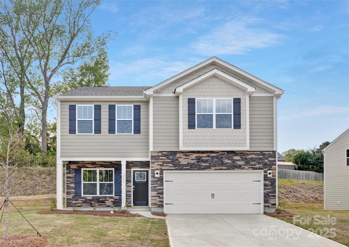 124 Rustling Waters Dr., Mooresville, NC 28117