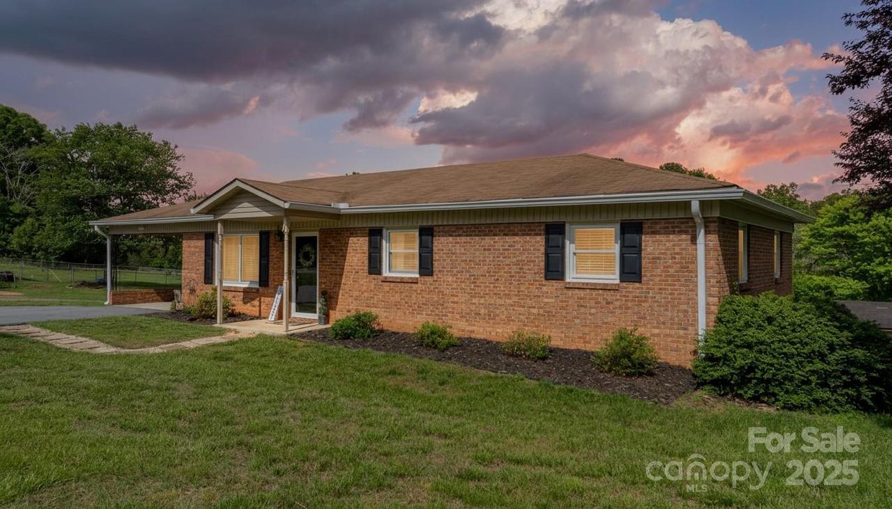 2609 Raintree St., Connelly Springs, NC 28612