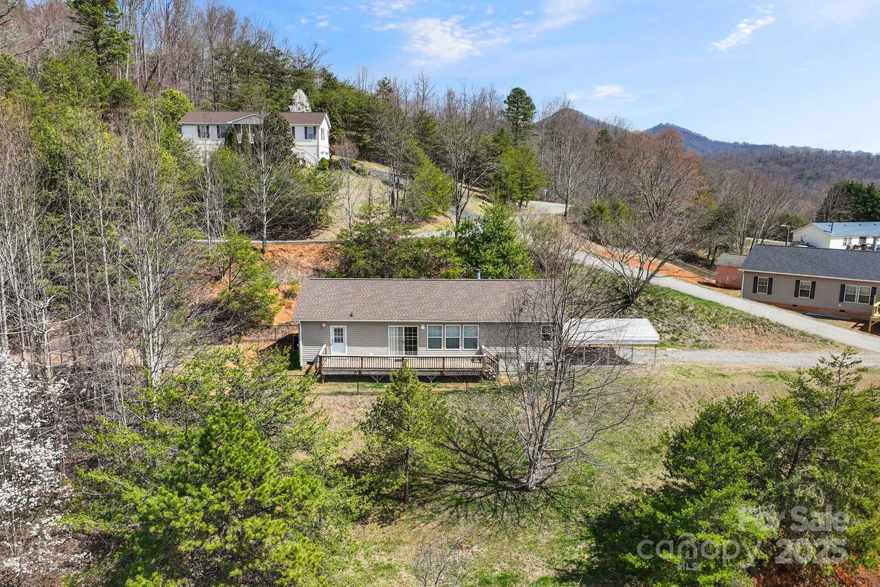 6 Clark Meadow Ln., Candler, NC 28715