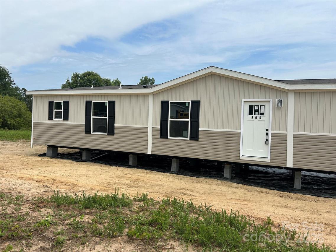 200 Grassy Field Ct. #27, Lawndale, NC 28090
