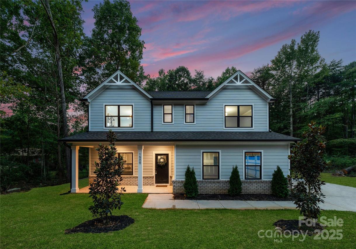 1022 Dooley Dr., Charlotte, NC 28227