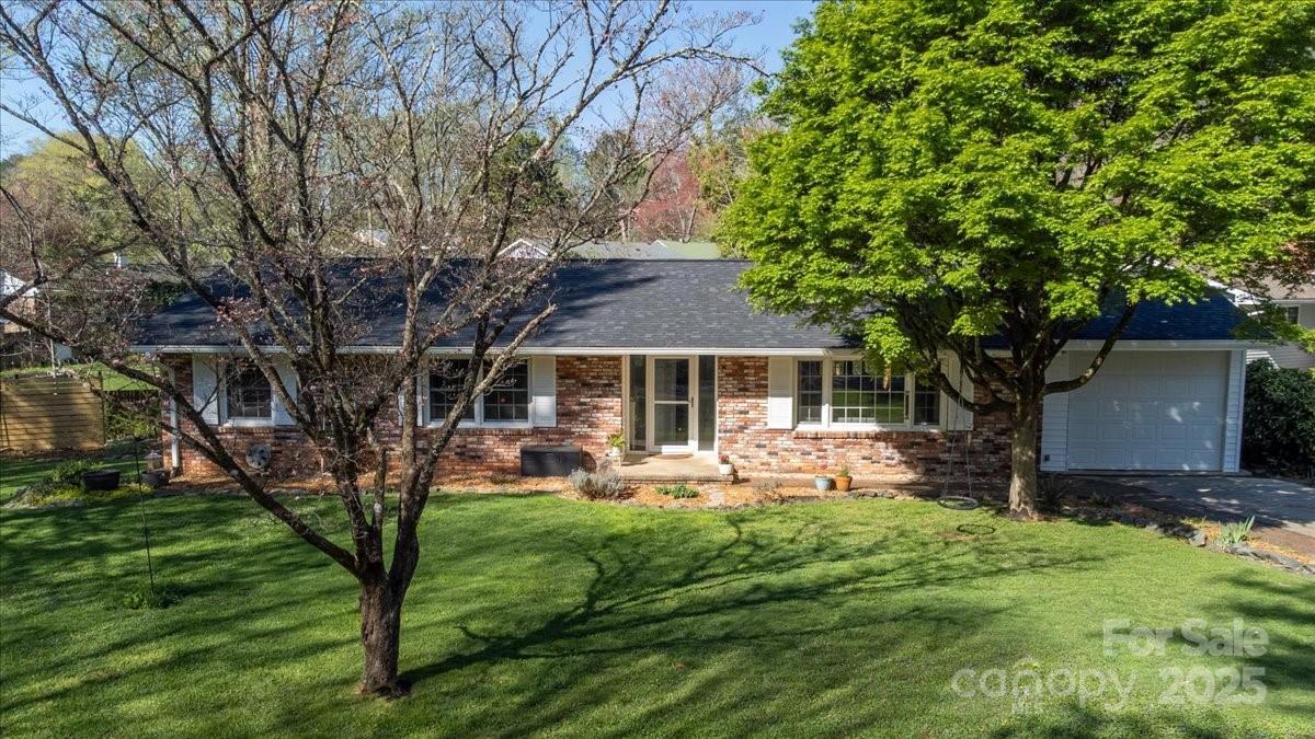 37 Far Hills Ter., Brevard, NC 28712