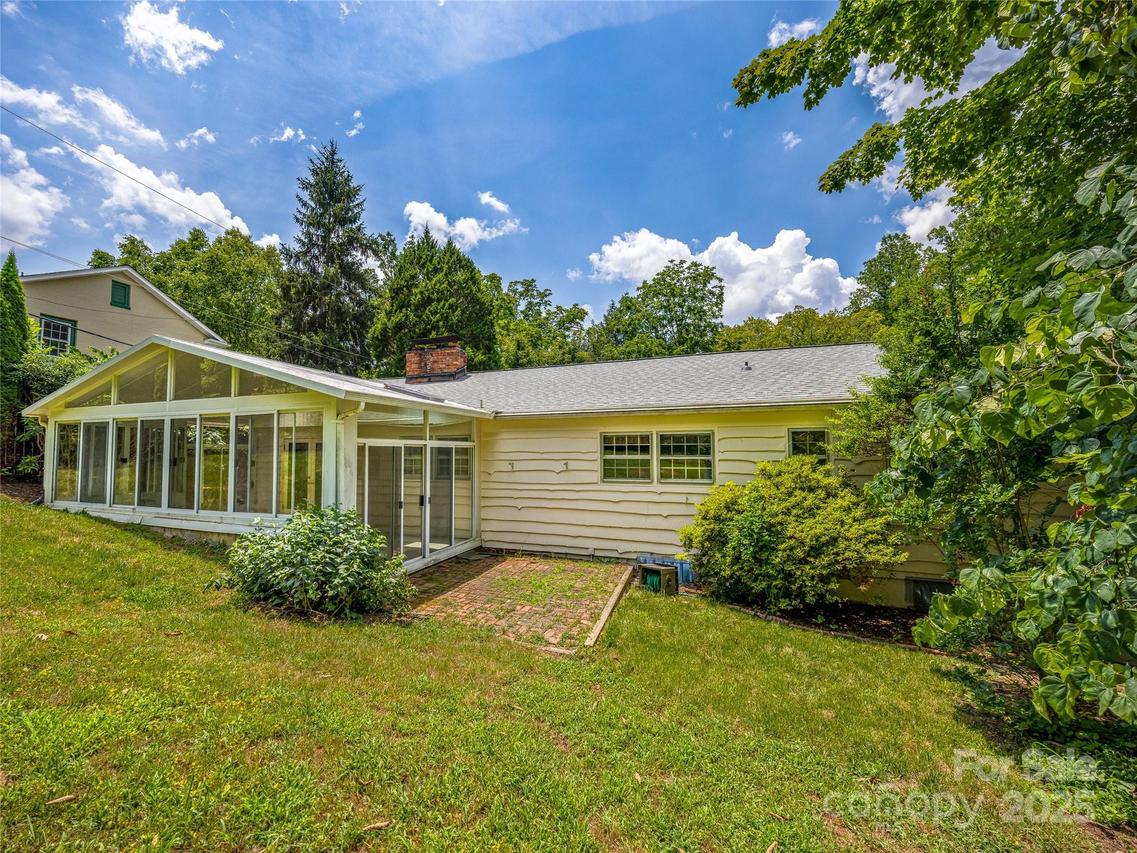 309 Country Club Rd., Asheville, NC 28804