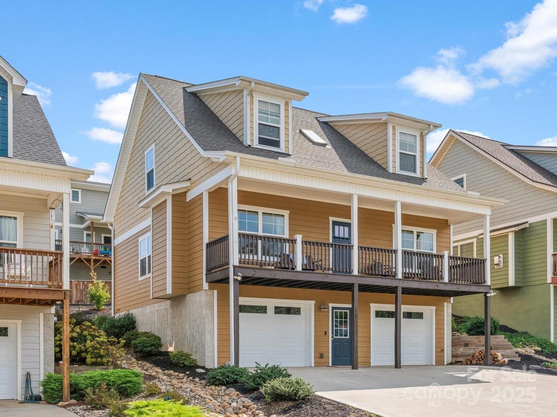 18 Greenwood Fields Dr., Asheville, NC 28804
