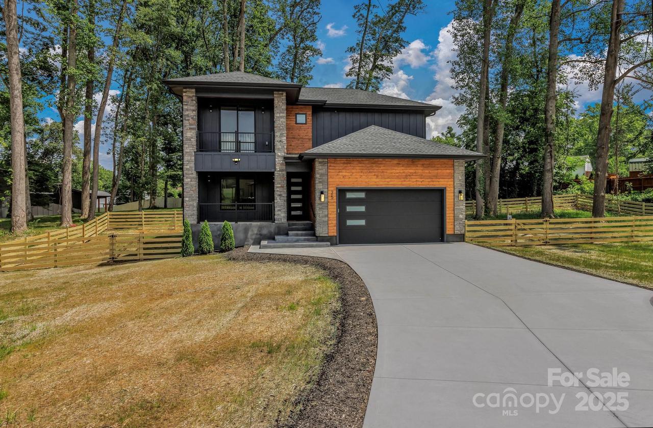 25 Scott Meadows Dr., Asheville, NC 28806