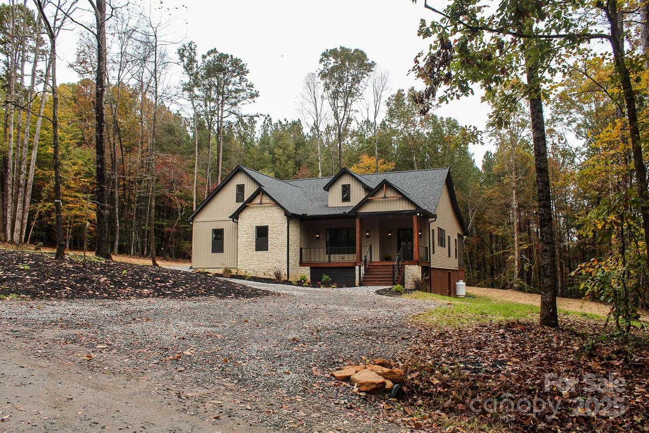 110 Rupard Rd., Statesville, NC 28625