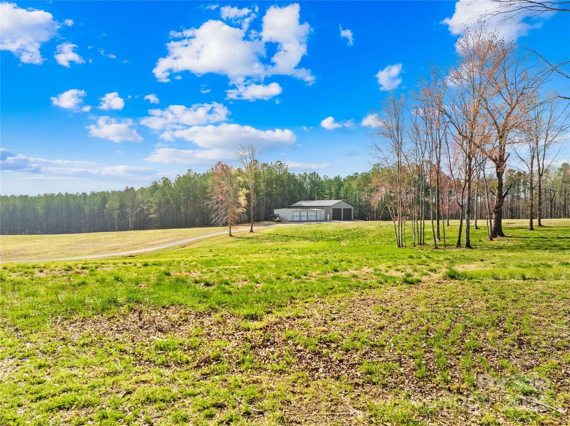 164 Linderman Lake Ln., Kings Mountain, NC 28086