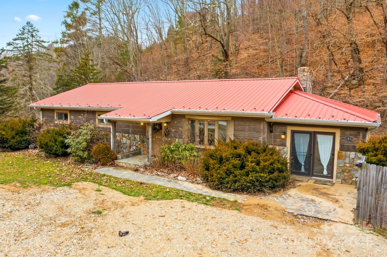 1697 Balm Hwy., Banner Elk, NC 28604
