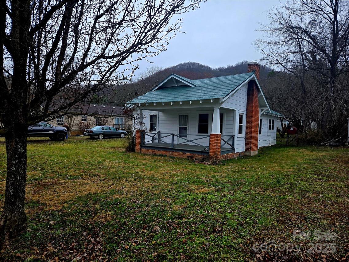 999 Chipper Curve Rd., Sylva, NC 28779