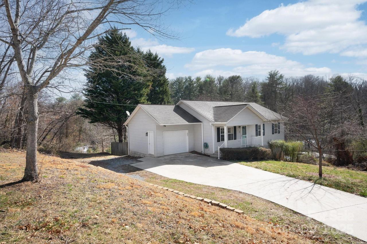 5 Rash Rd., Asheville, NC 28806