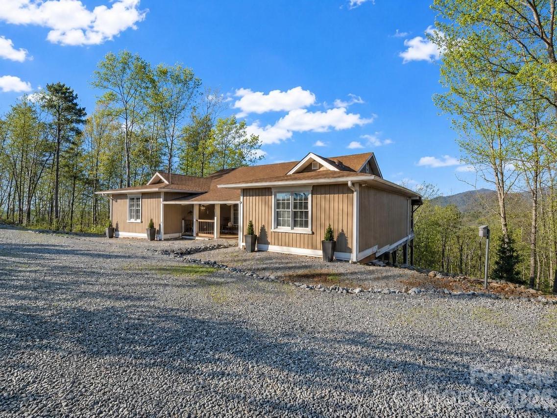 261 Boland Dr., Lake Lure, NC 28746