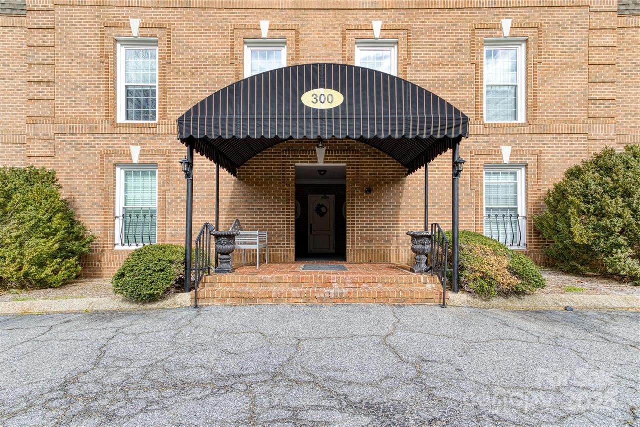 300 N Fulton St. #12, Salisbury, NC 28144
