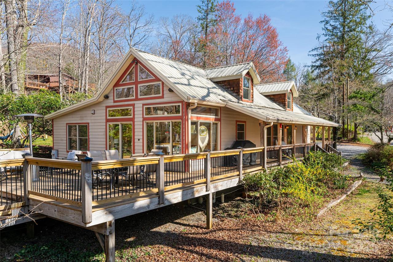20 Meeks Rd., Black Mountain, NC 28711