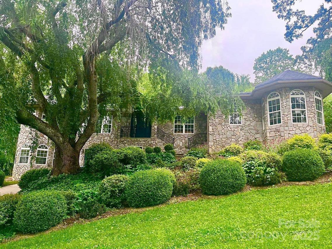 3 Northwood Rd., Asheville, NC 28804