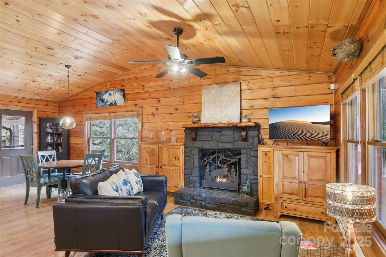 680 Creekside Dr., Maggie Valley, NC 28751
