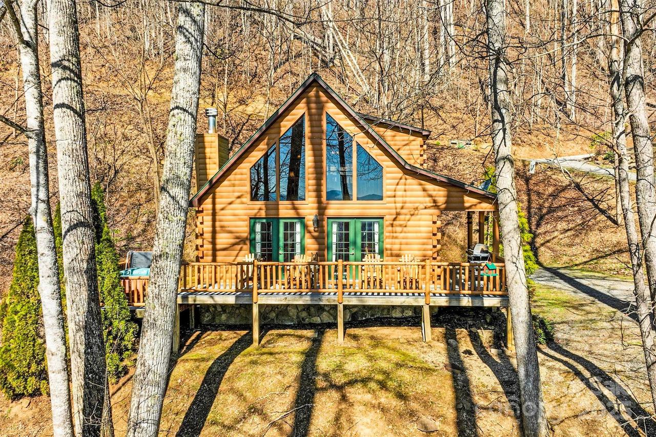 1095 Big Rockys Rd., Bryson City, NC 28713