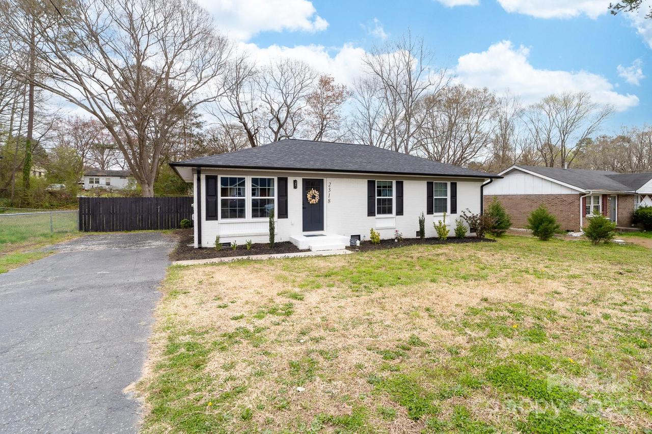 2318 Knight Dr., Gastonia, NC 28052