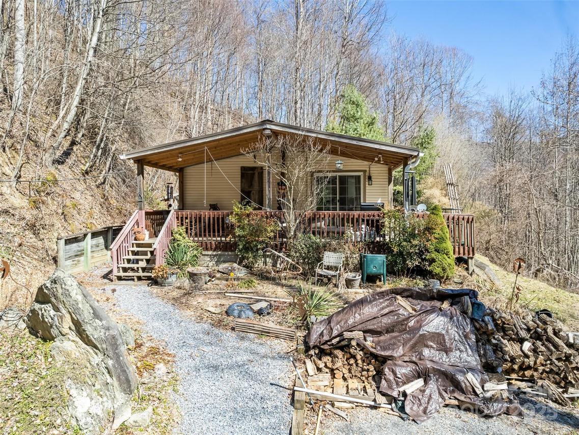 454 Short Ridge Ln., Clyde, NC 28721