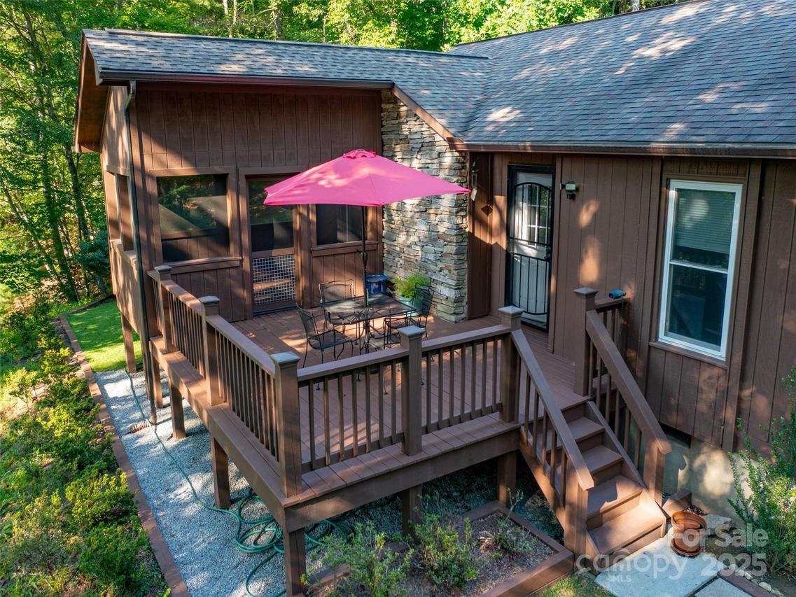 173 Cherokee Springs Tr., Hendersonville, NC 28739