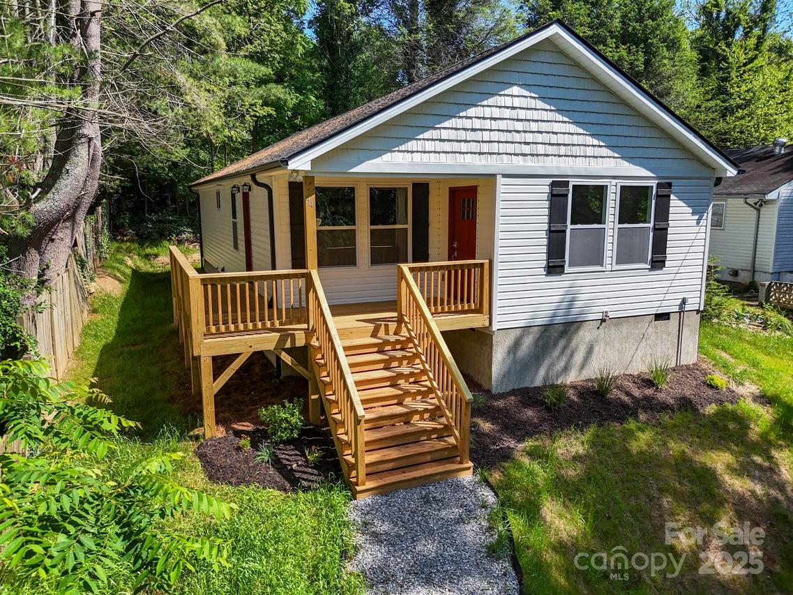 44 Rosemary Rd., Asheville, NC 28806
