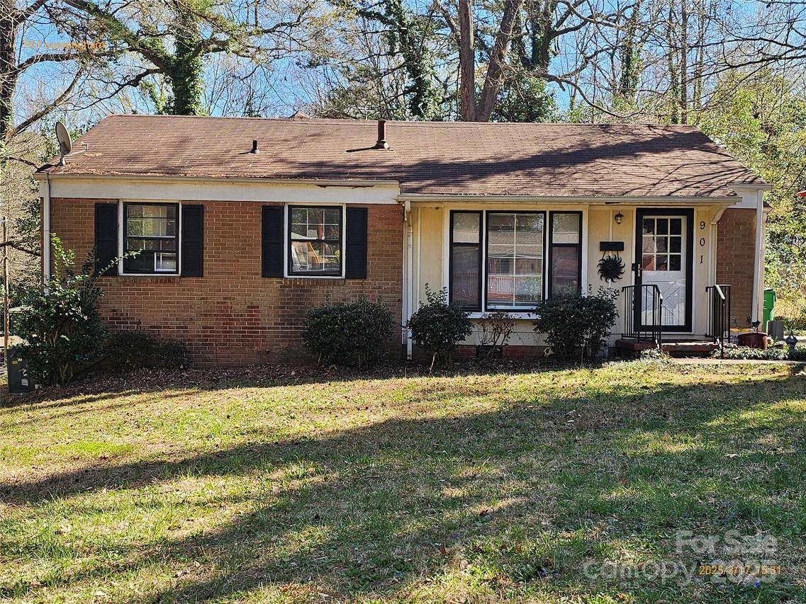 901 Cunningham Dr., Charlotte, NC 28208