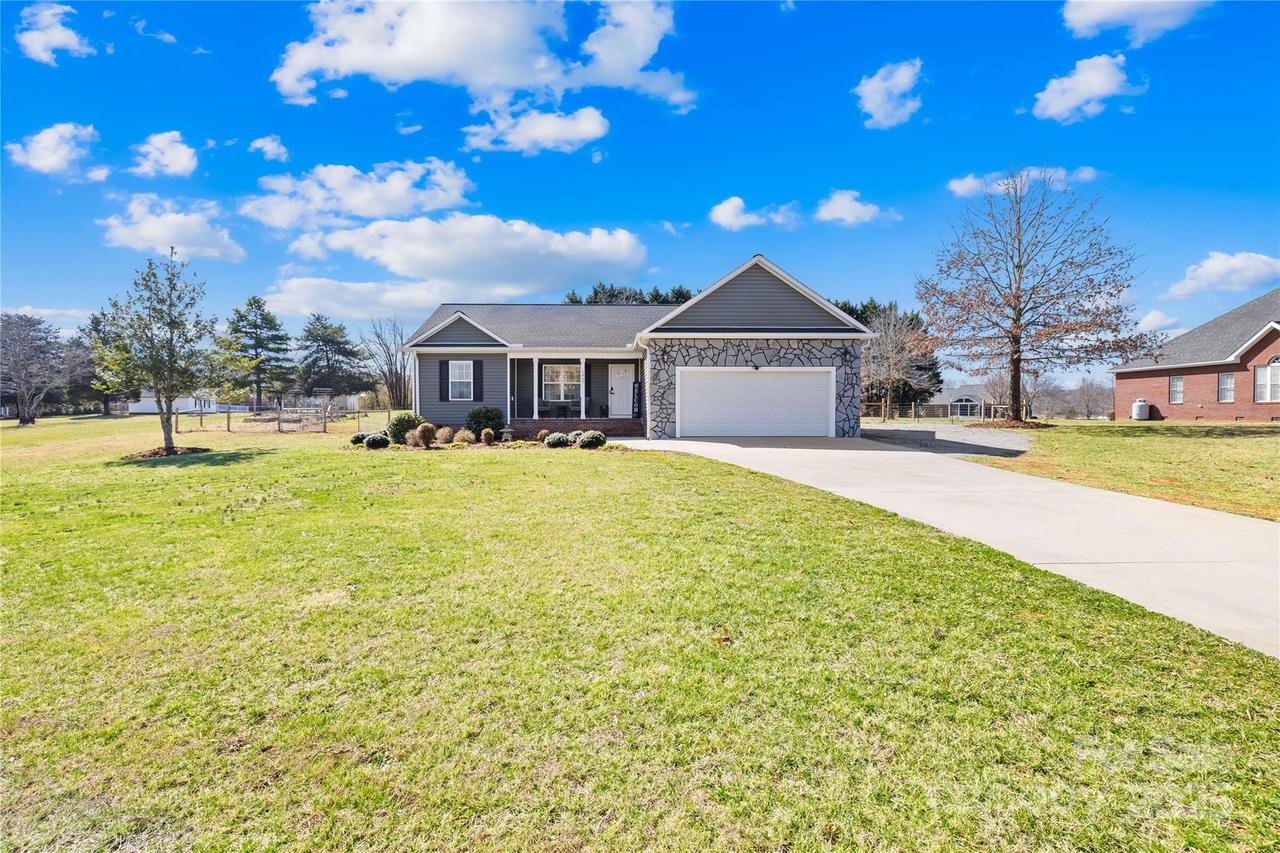 1429 Scotts Creek Rd., Statesville, NC 28625