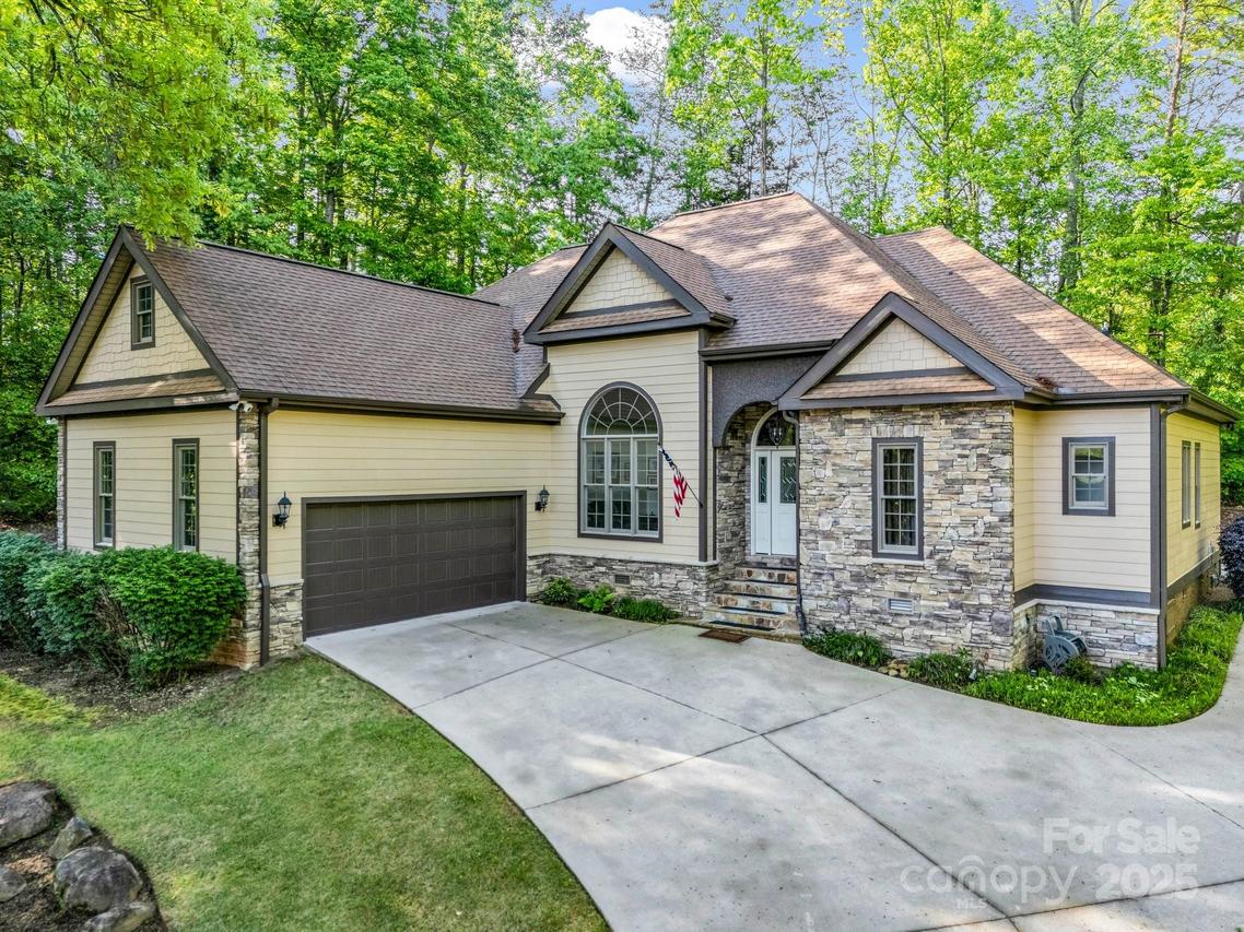 39 W Rambling Creek, Tryon, NC 28782