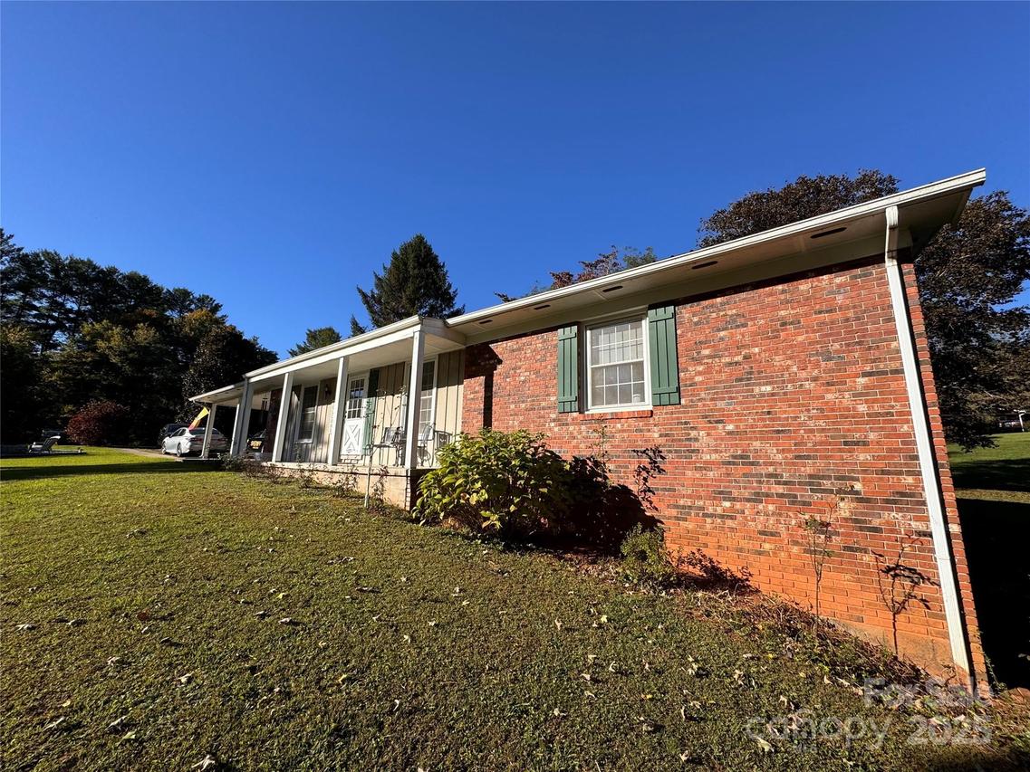 88 Winterberry Dr., Cullowhee, NC 28723