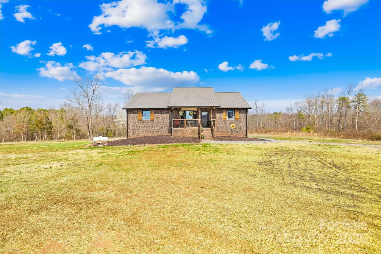 282 Jefferson Rd., Mooresboro, NC 28114