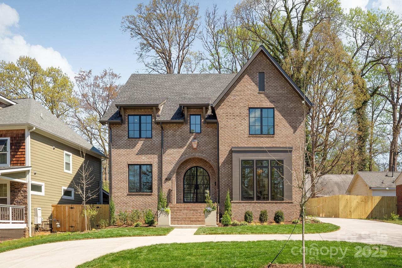 2321 Kingsbury Dr., Charlotte, NC 28205