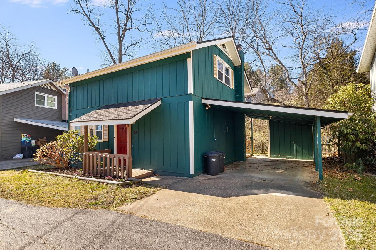 38 Westbrook Cir., Clyde, NC 28721