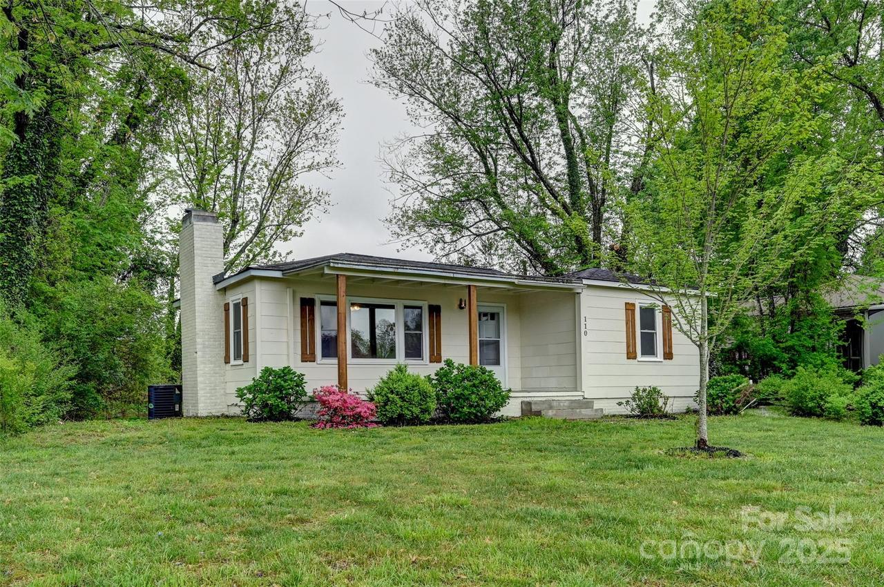 110 Maplewood Knoll Dr. #13, East Flat Rock, NC 28726