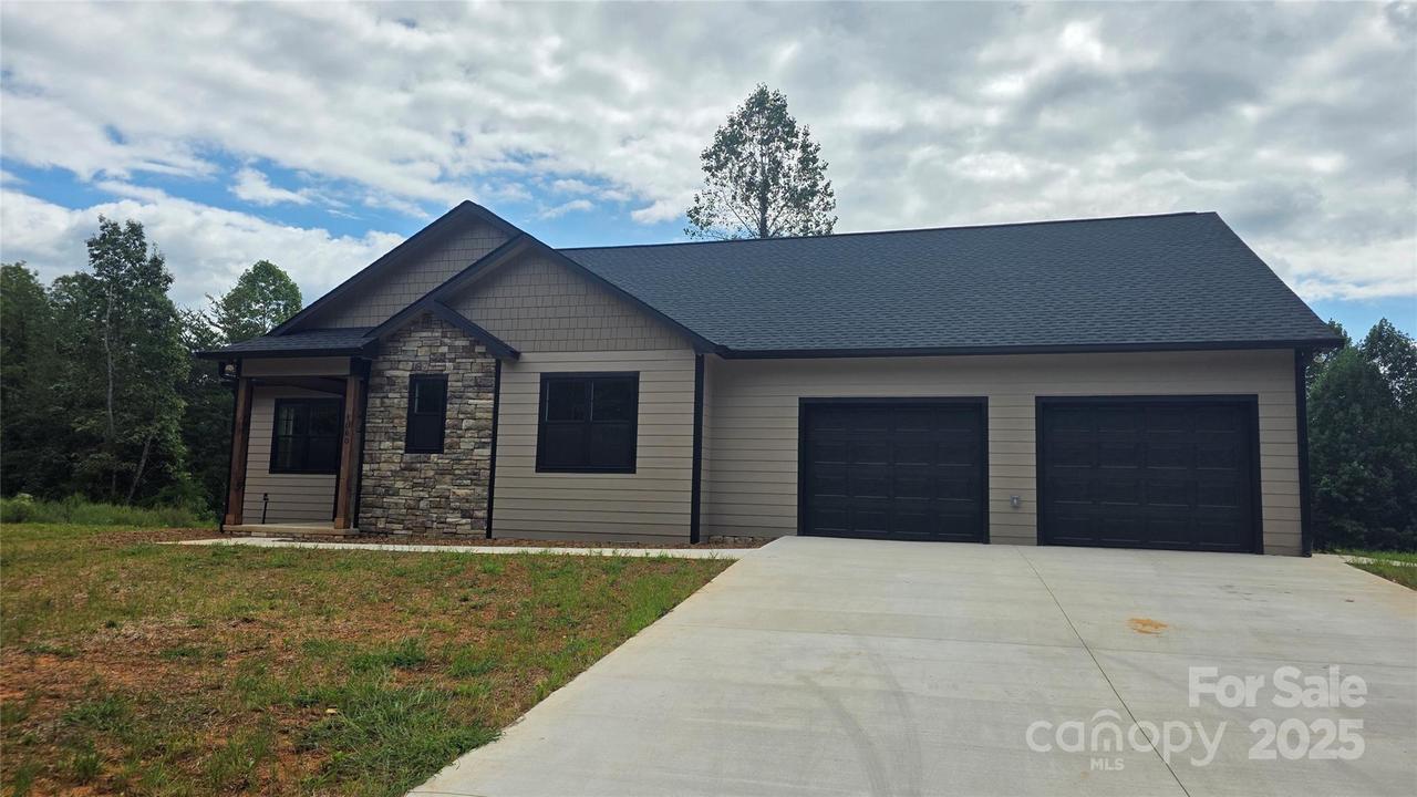 1060 Hawksbill Dr., Morganton, NC 28655
