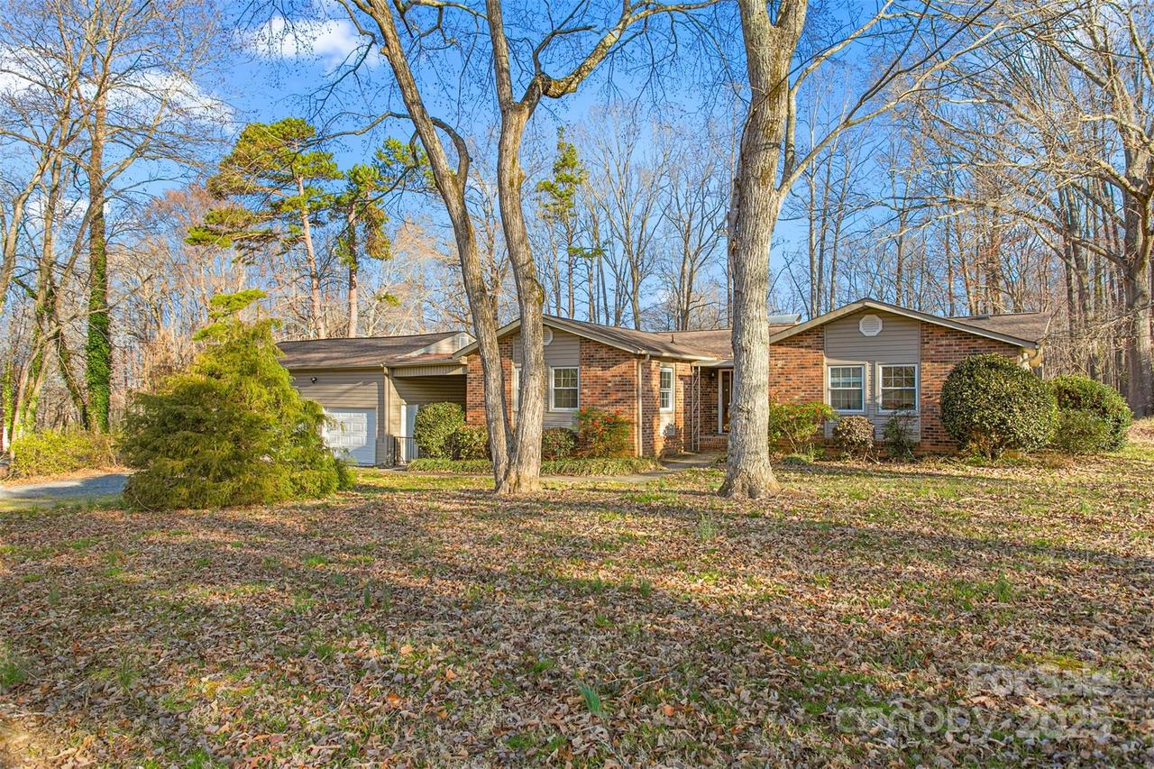 2068 Country Tr., Asheboro, NC 27205